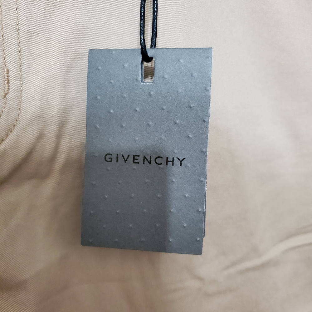S O L D.....Givenchy - Picture 5 of 12